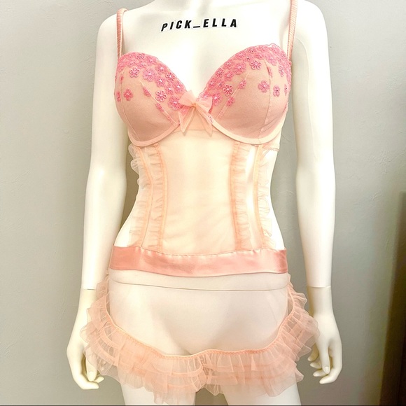 34D Vs Victoria’s Secret Ruffled Floral rhinestones Apron lace satin peach/pink - Picture 3 of 14